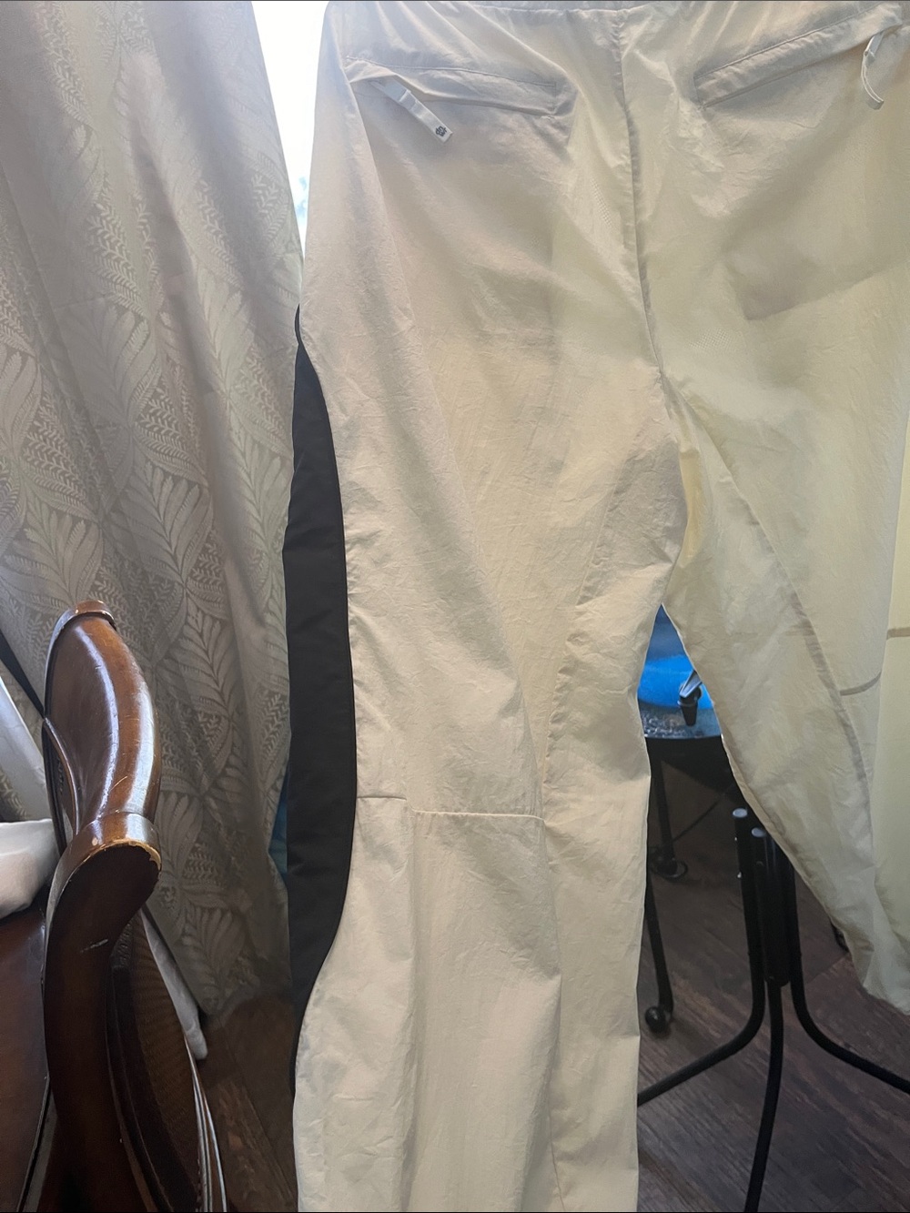 Zara White Joggers with Black Side Panels - Picture 12 of 12